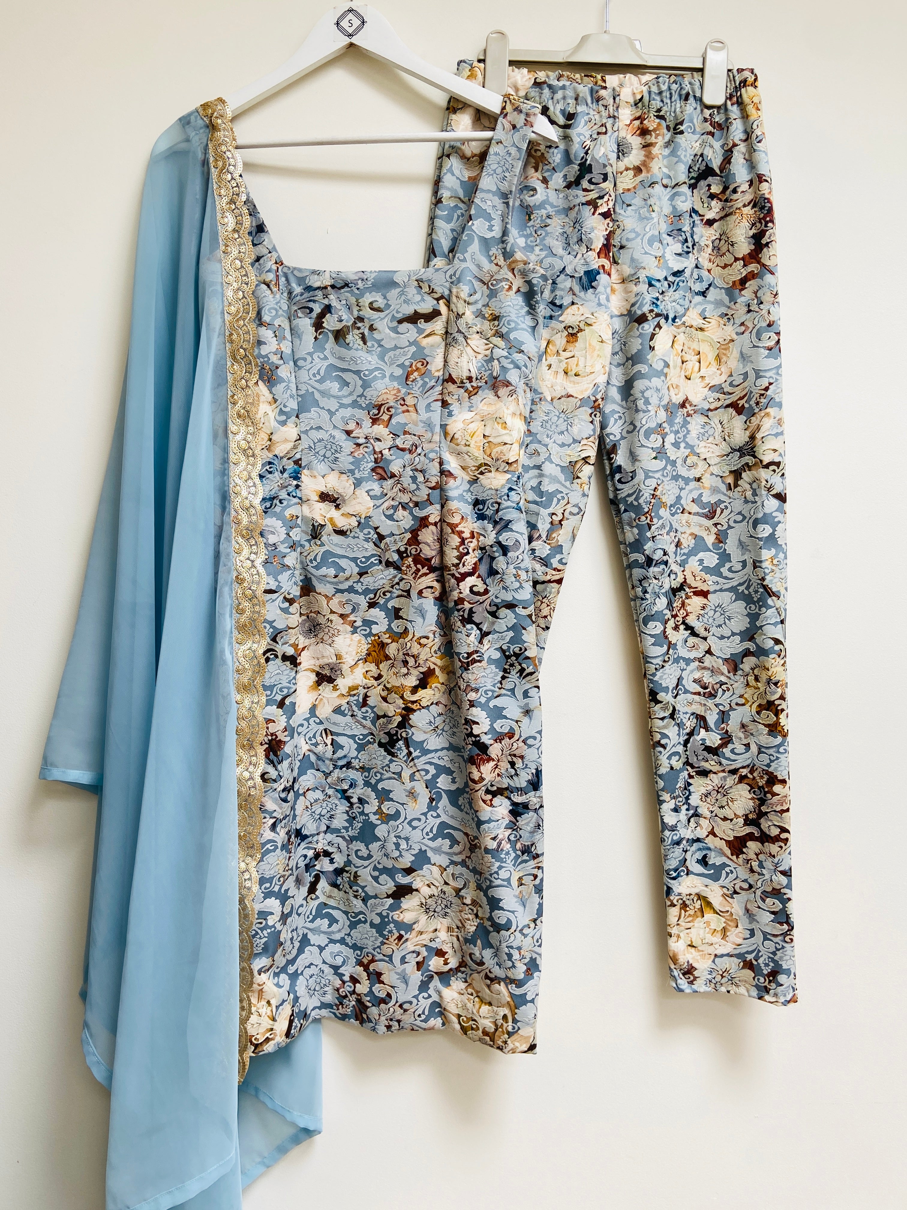 Blue floral jacquard trouser suit