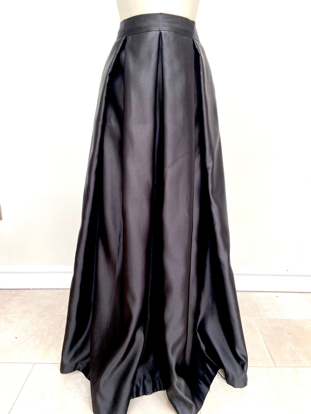 Black duchess satin boxpleat lehenga skirt