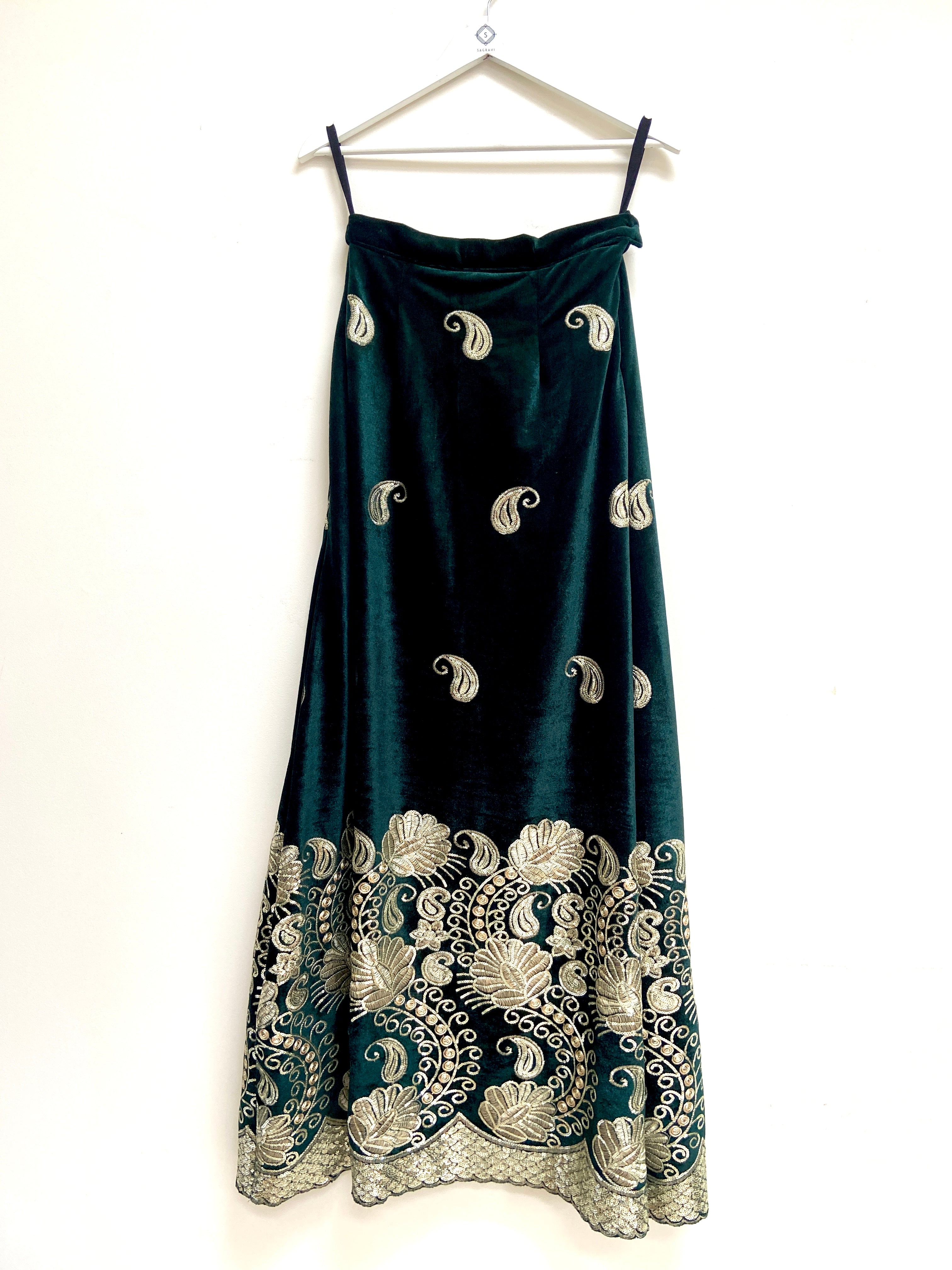 Ambi green velvet skirt and shawl set