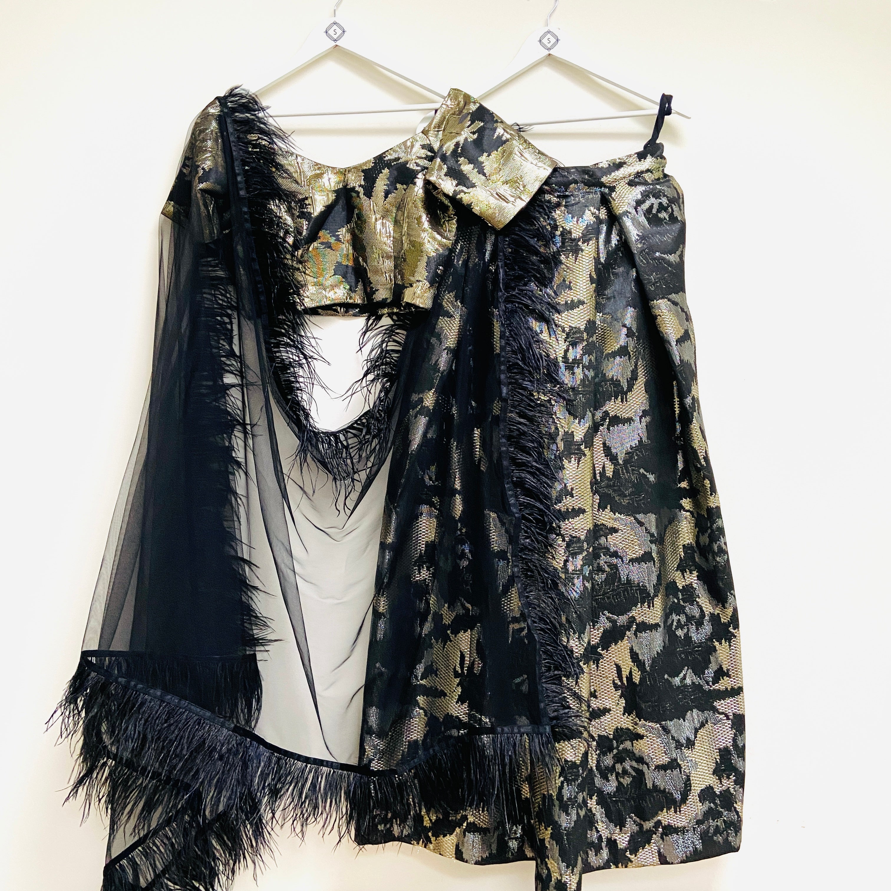 Textured art lehenga skirt with black feather dupatta