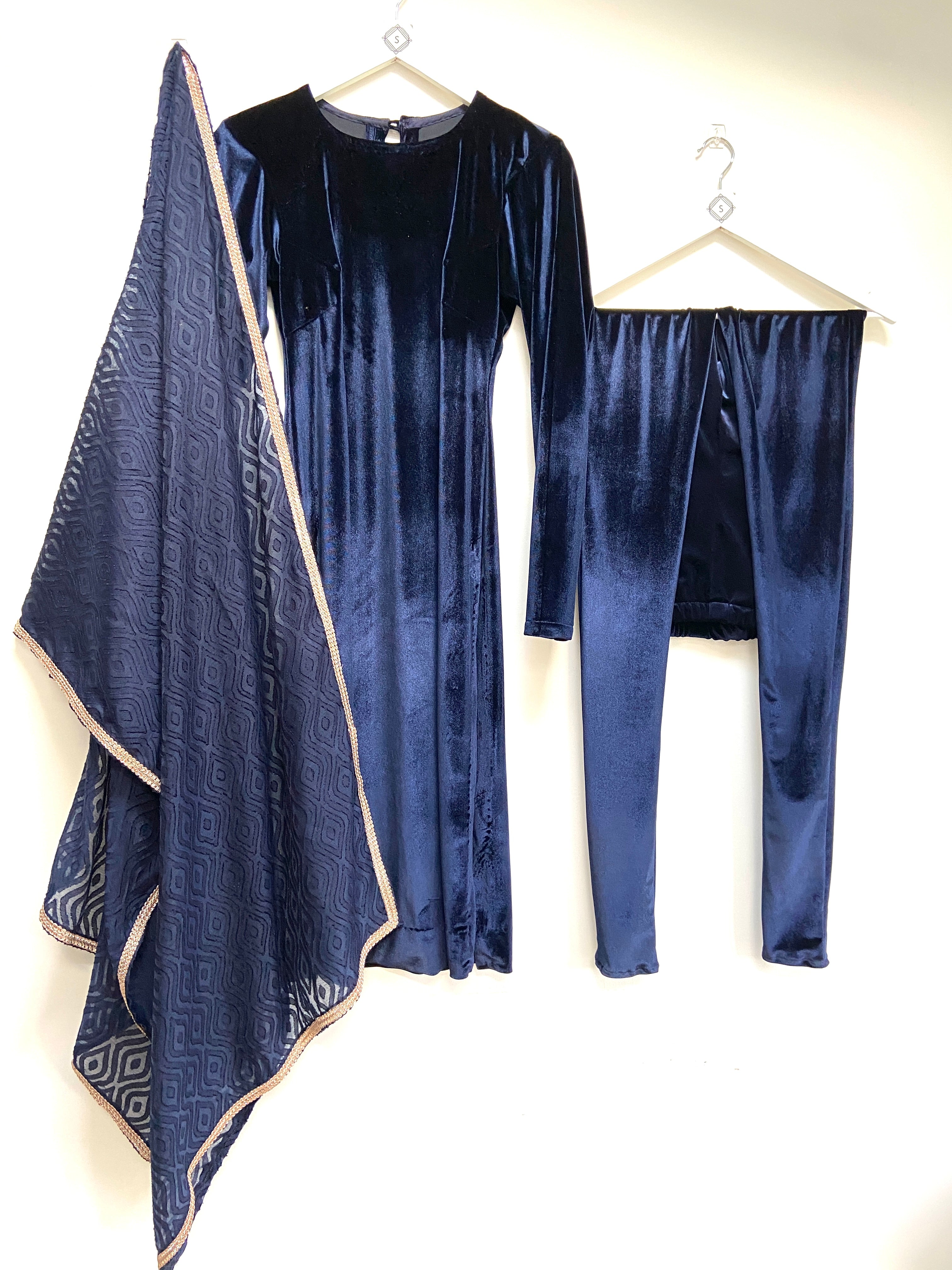 Navy diamond jaquard dupatta