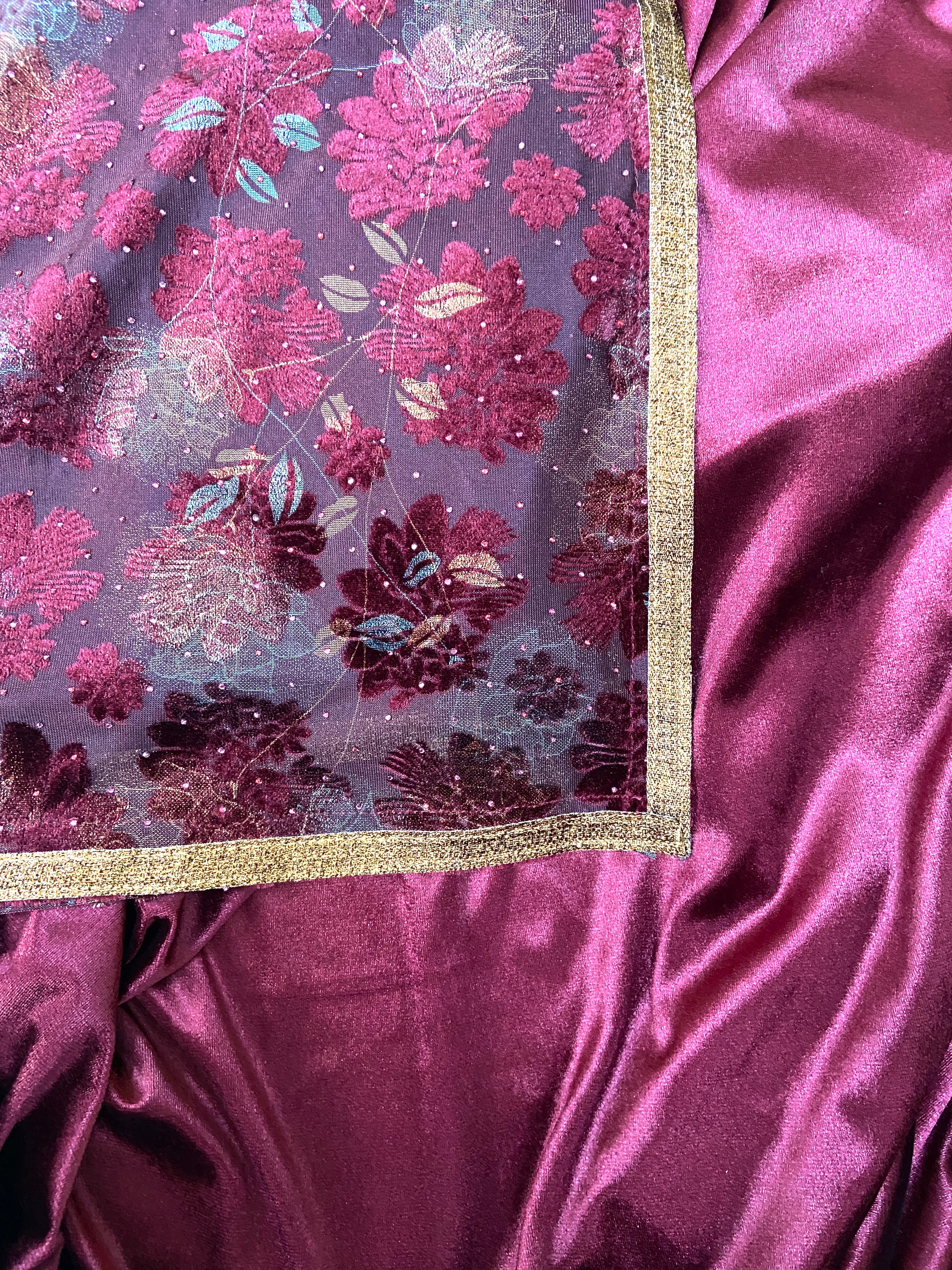 Floral velvet / net dupatta - Magenta